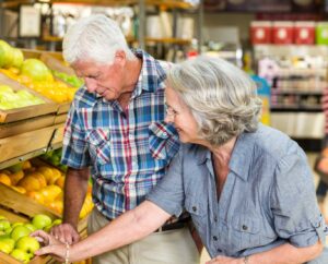 Seniors-grocery-shopping